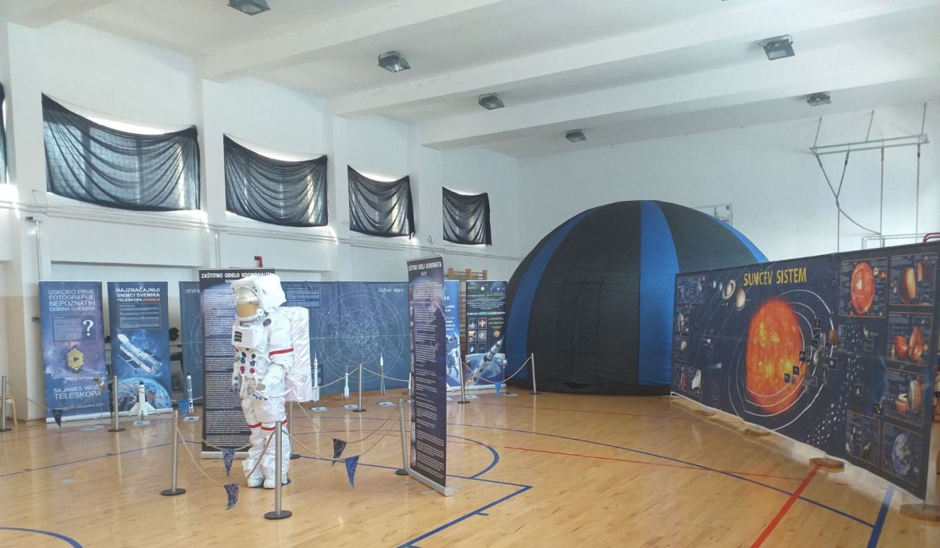 Mобилни планетаријум